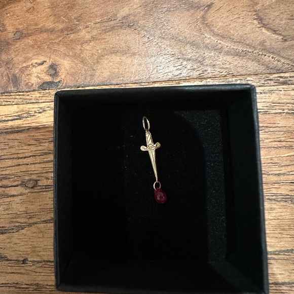 CATBIRD KAHLO DAGGER PENDANT - Picture 2 of 3